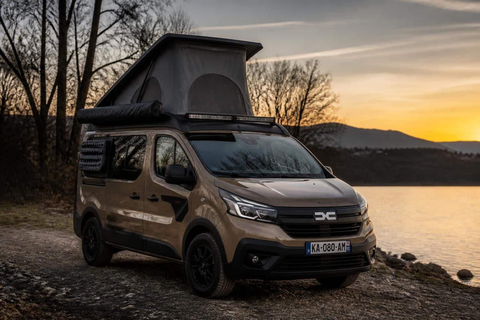 tout sur le dacia sandman 2026, le futur camping-car économique et pratique, idéal pour vos aventures en plein air. informations, caractéristiques et nouveautés.