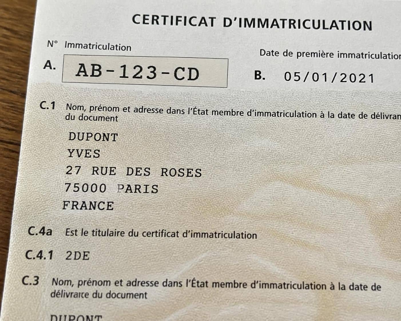 une explication complète de tous les champs présents sur la carte grise, de a à z, pour mieux comprendre vos documents automobiles.