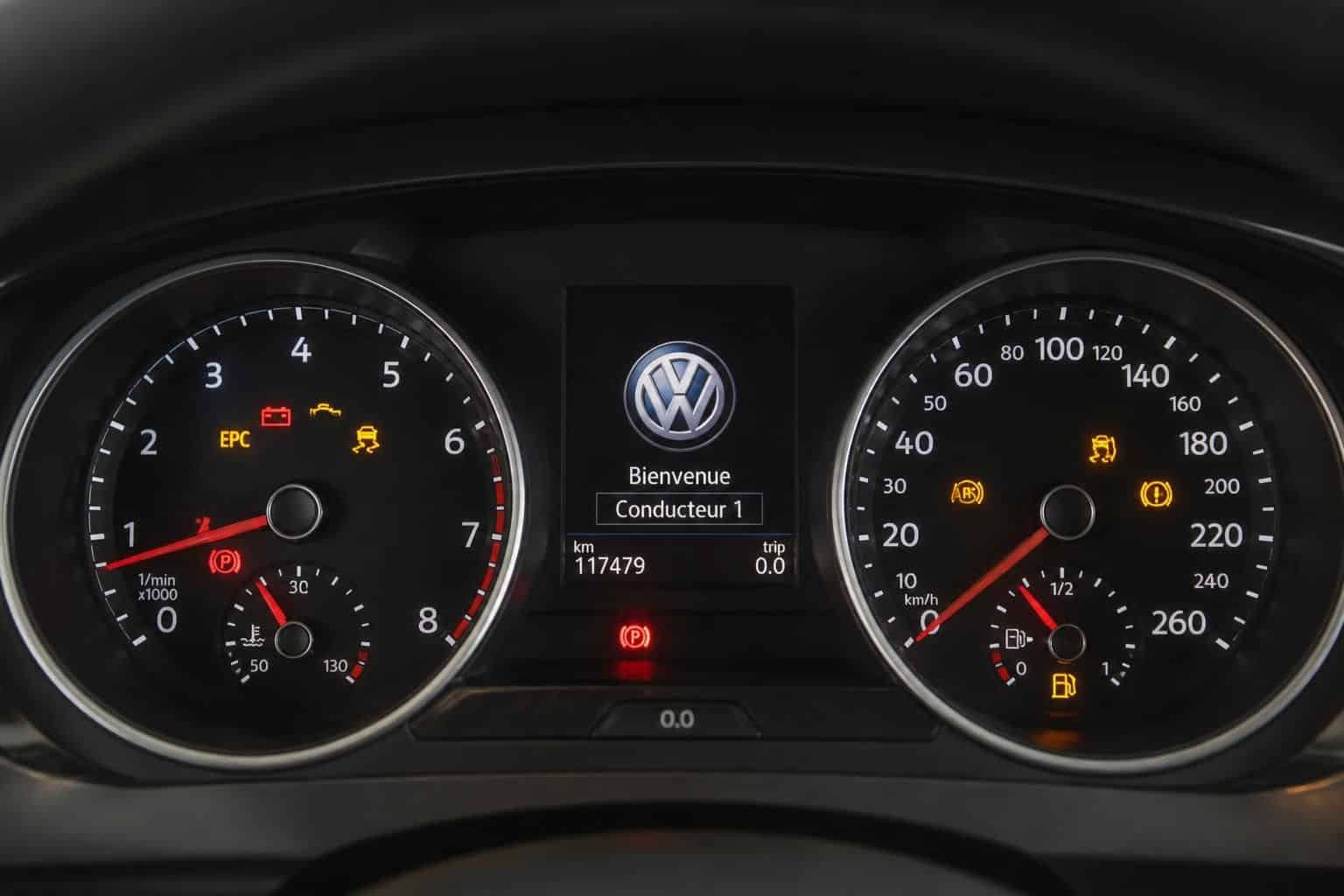 la signification des voyants du tableau de bord de votre volkswagen golf 7 pour une conduite en toute sécurité et éviter les pannes.
